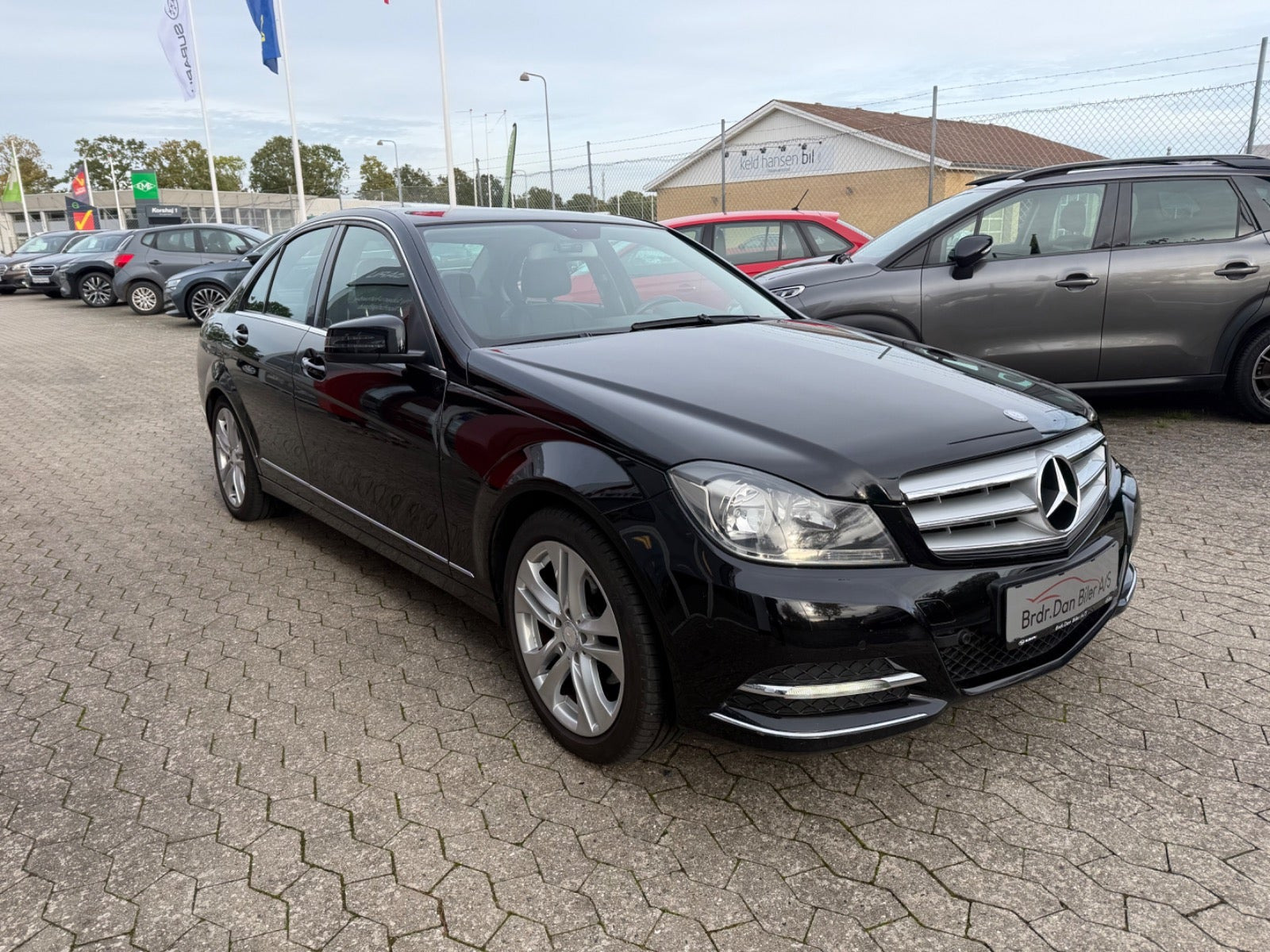 Sort Mercedes C200 fra 2012