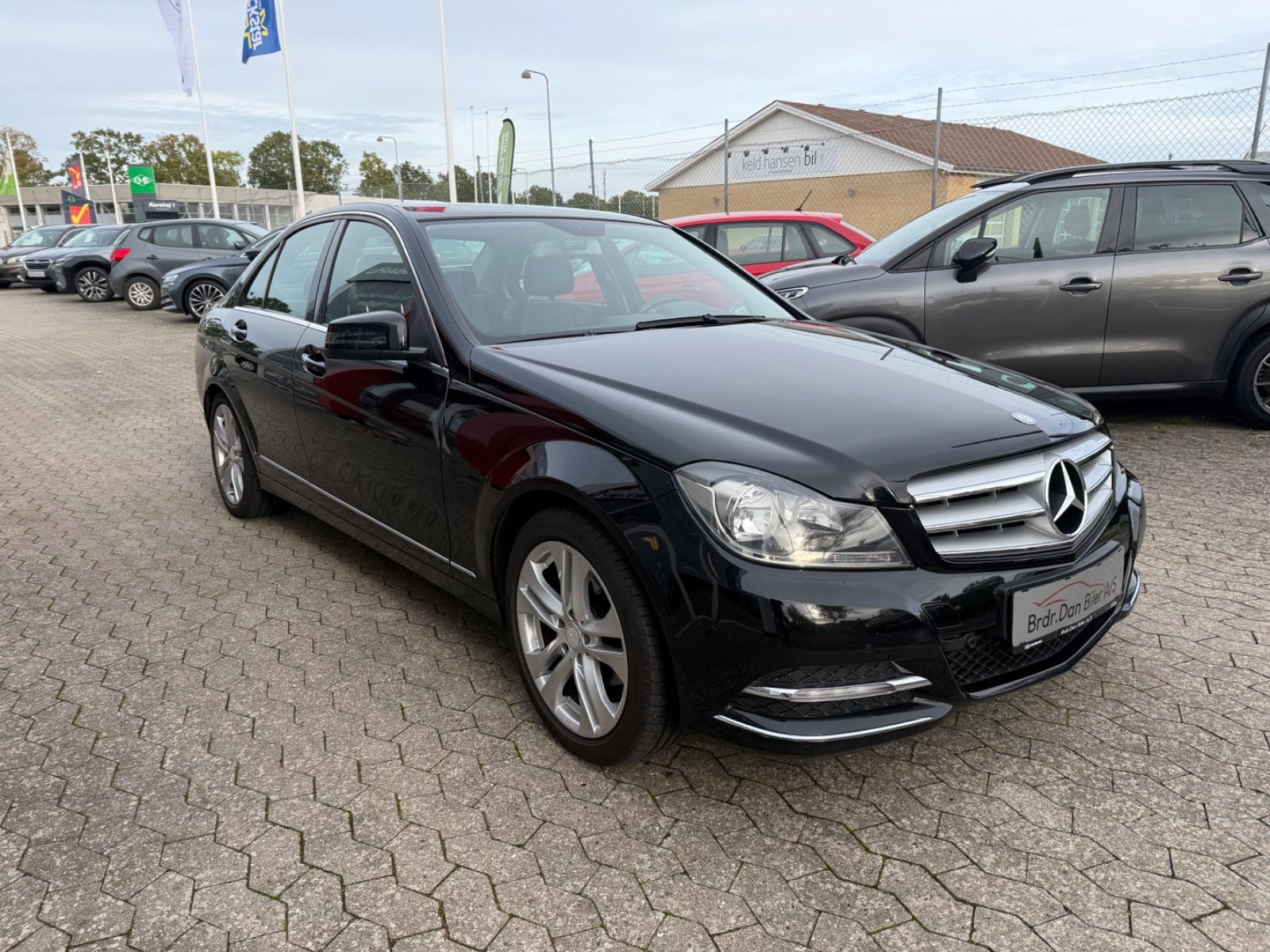 Sort Mercedes C200 fra 2012