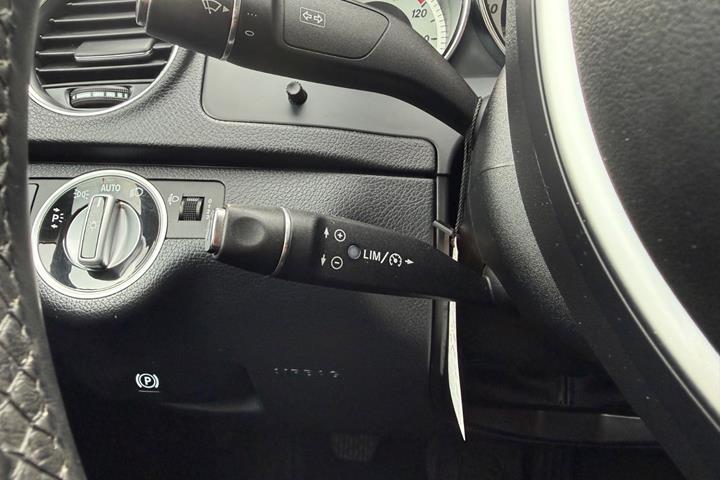 Sort Mercedes C200 fra 2012