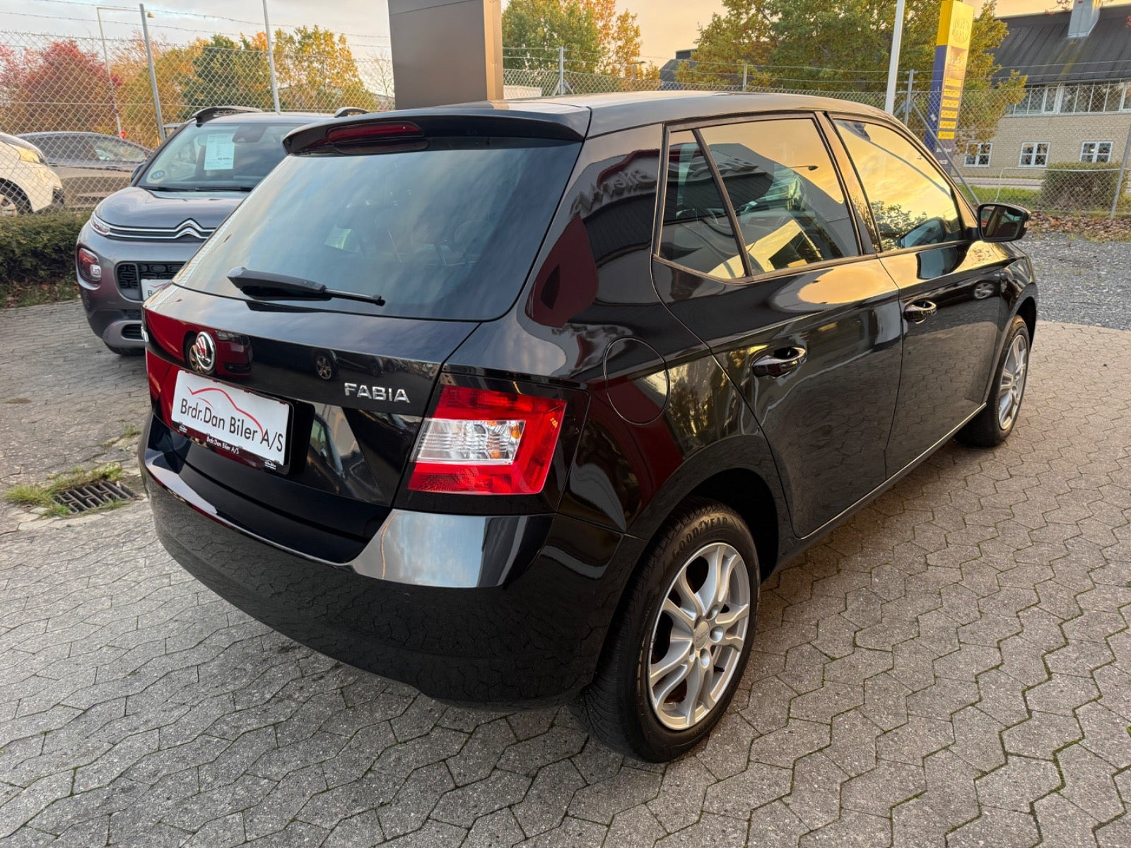 Sort Skoda Fabia fra 2015