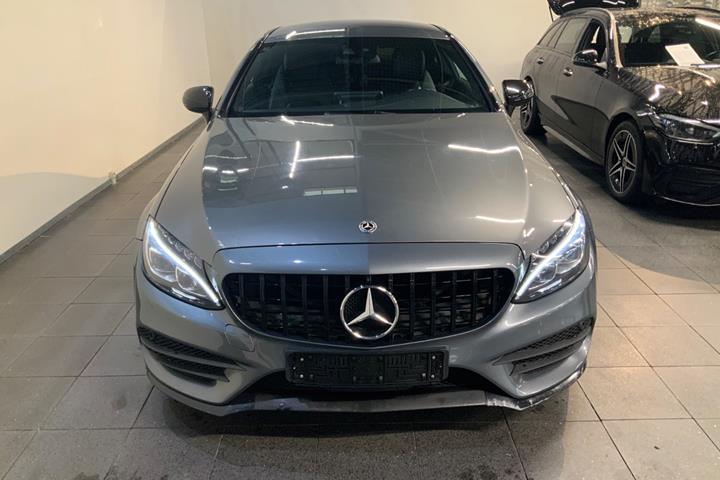 Grå Mercedes C220 d fra 2016