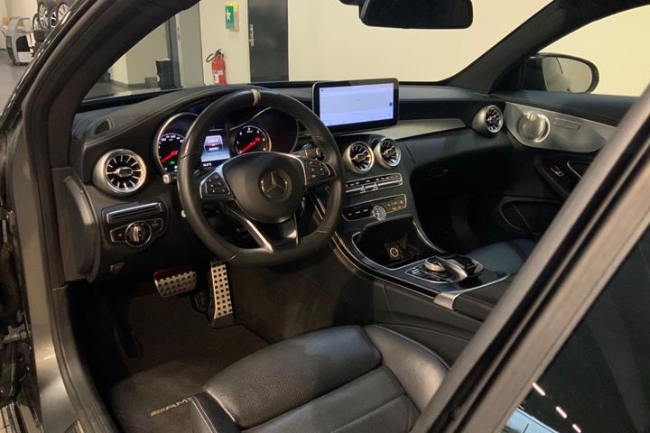 Grå Mercedes C220 d fra 2016