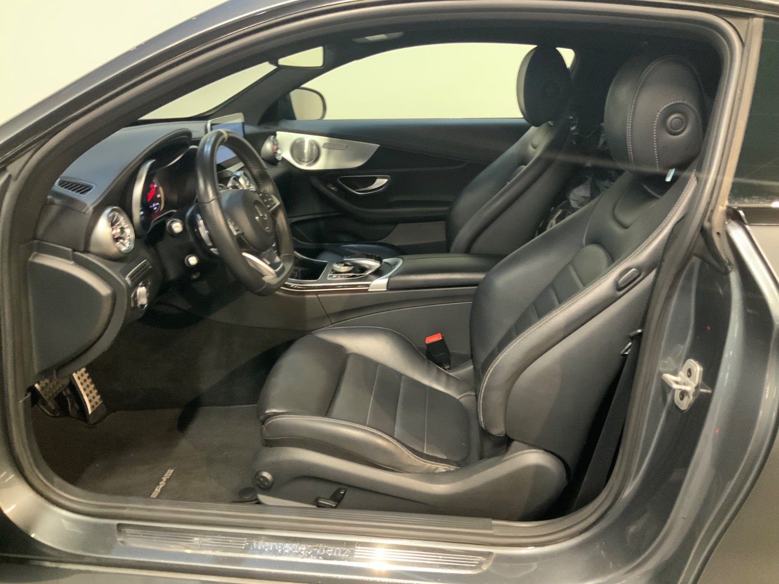 Grå Mercedes C220 d fra 2016