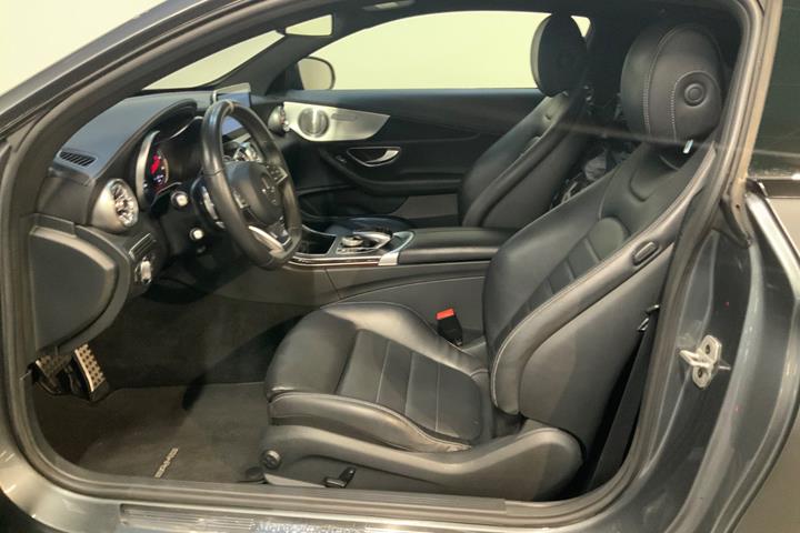 Grå Mercedes C220 d fra 2016