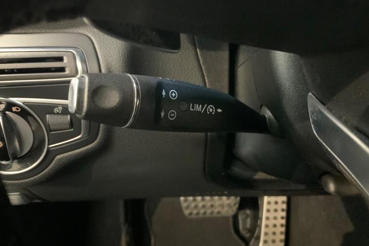 Grå Mercedes C220 d fra 2016
