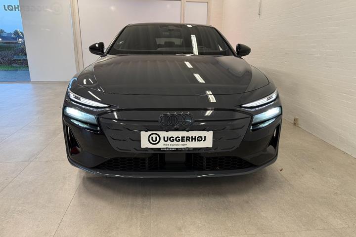 Grå Audi A6 e-tron fra 2025