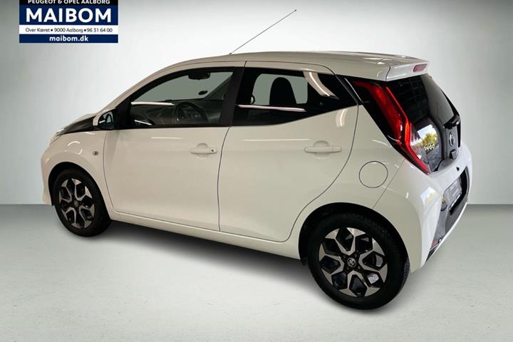 Hvid Toyota Aygo fra 2020