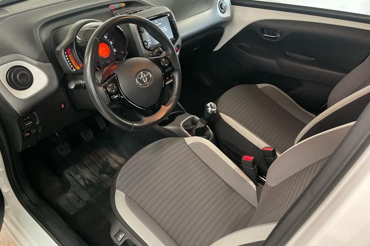 Hvid Toyota Aygo fra 2020
