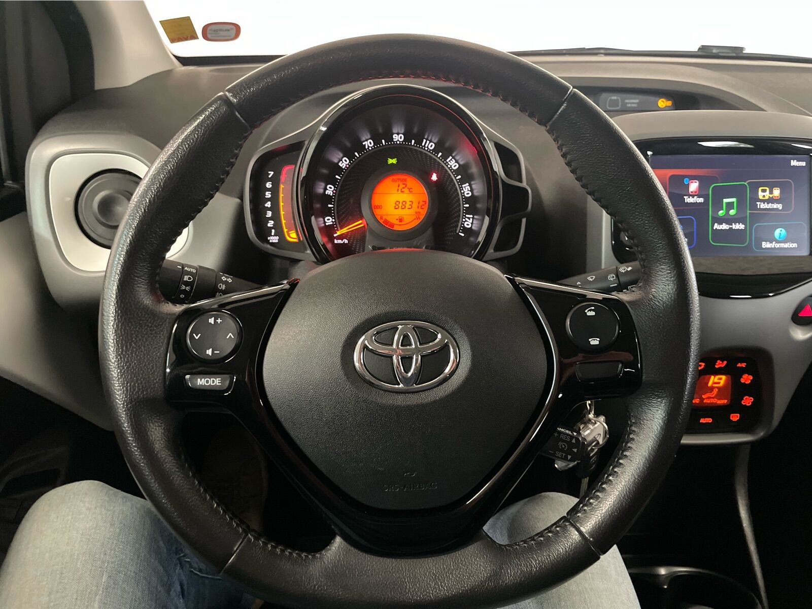 Hvid Toyota Aygo fra 2020
