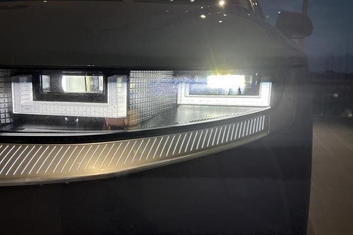 Beige Hyundai Ioniq 5 fra 2021