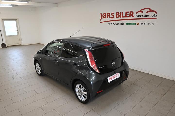 Grå Toyota Aygo fra 2018