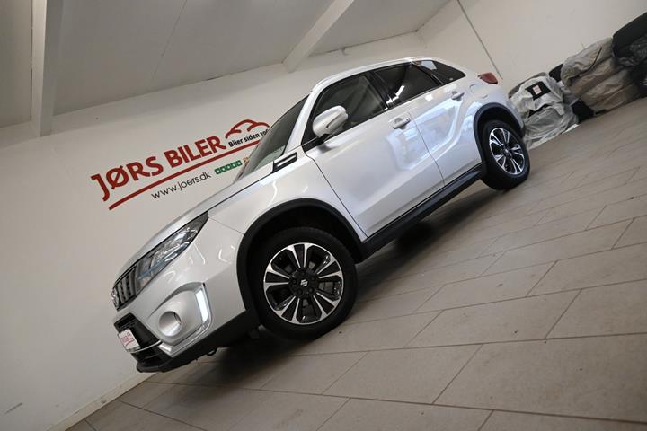 Sølv Suzuki Vitara fra 2021
