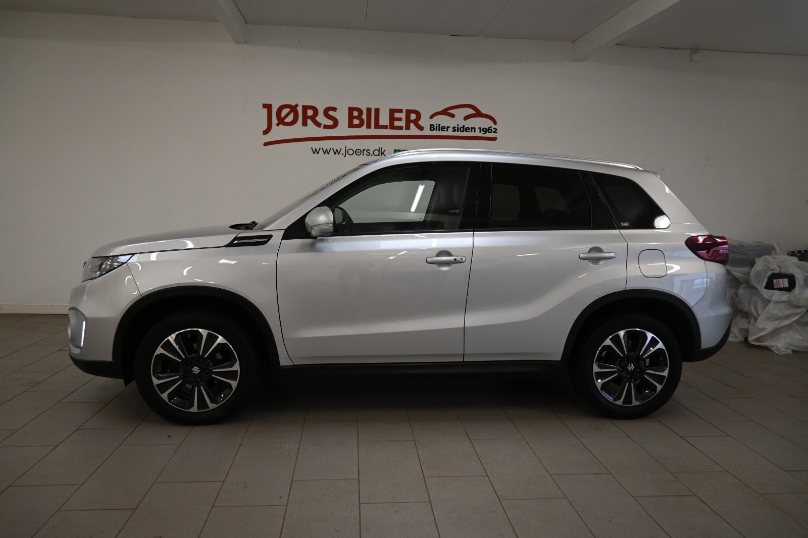 Sølv Suzuki Vitara fra 2021
