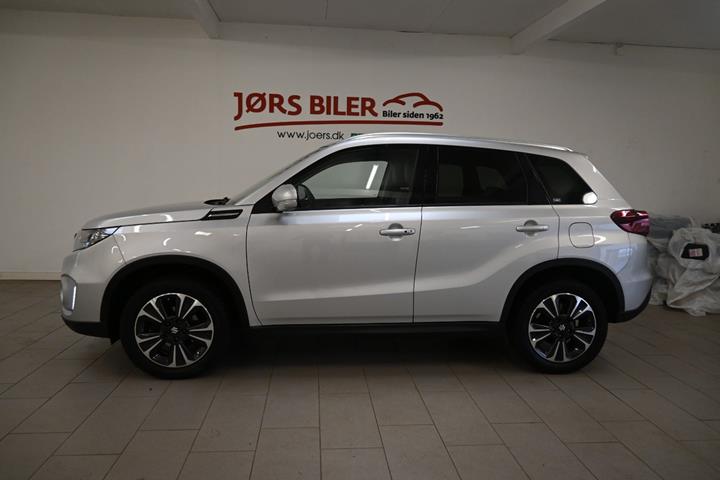 Sølv Suzuki Vitara fra 2021