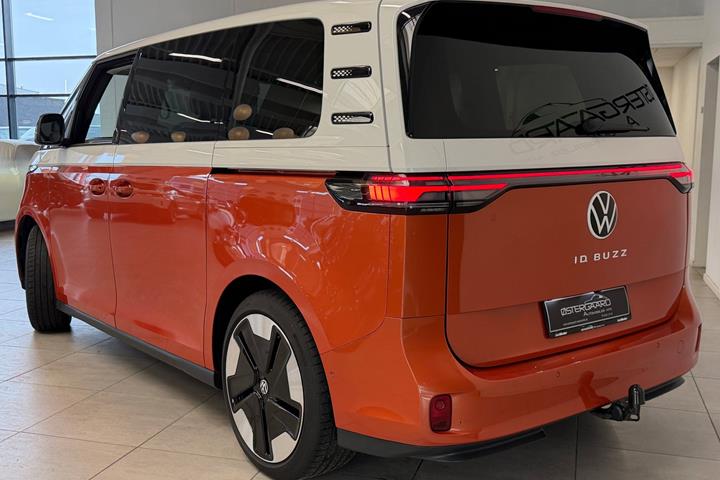 Orange VW ID.Buzz fra 2024