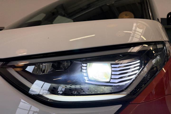 Orange VW ID.Buzz fra 2024