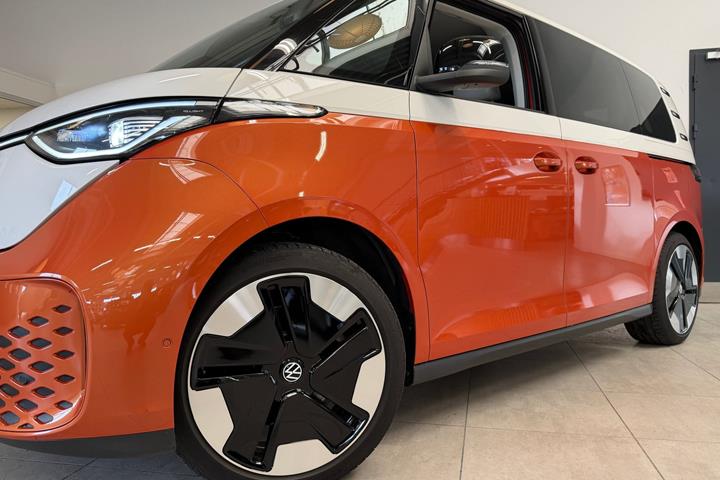 Orange VW ID.Buzz fra 2024