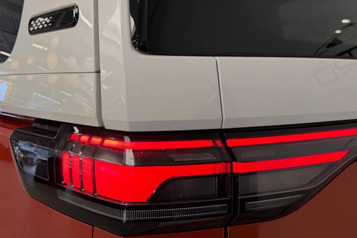Orange VW ID.Buzz fra 2024