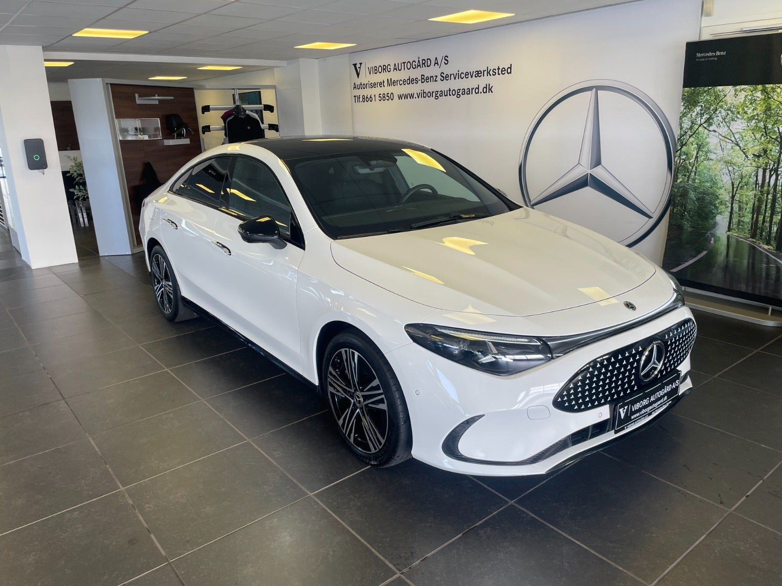 Hvid Mercedes CLA250+ fra 2026
