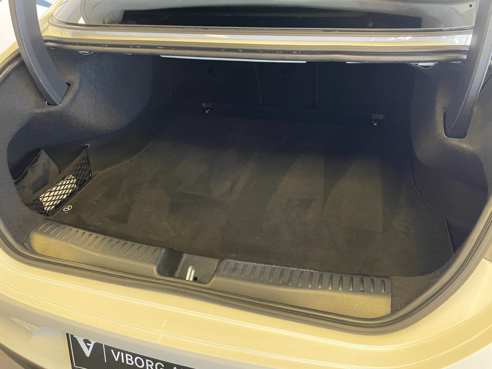 Hvid Mercedes CLA250+ fra 2026