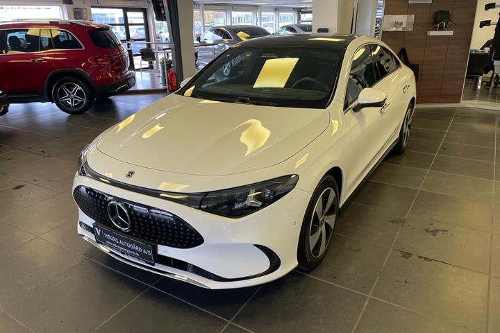 Hvid Mercedes CLA250+ fra 2025