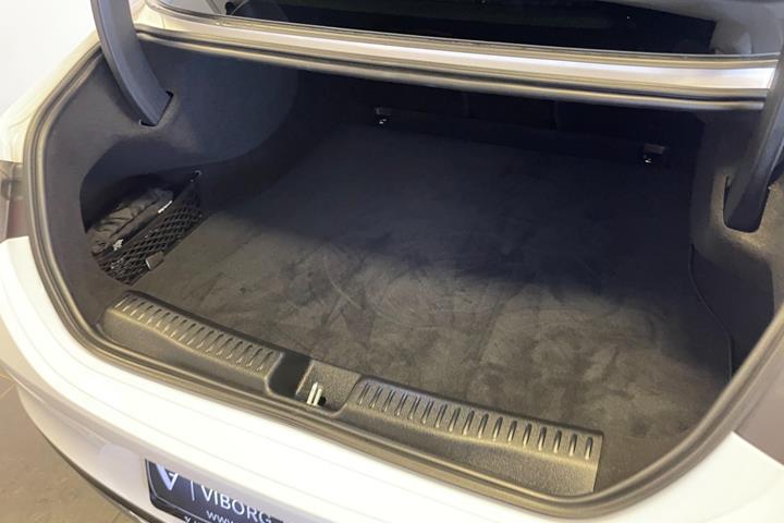 Hvid Mercedes CLA250+ fra 2025