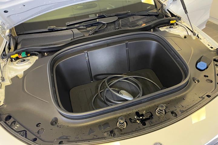 Hvid Mercedes CLA250+ fra 2025