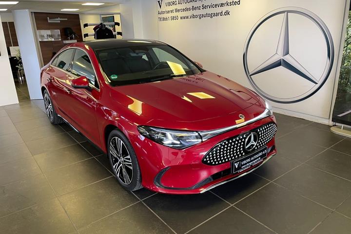 Rød Mercedes CLA250+ fra 2025