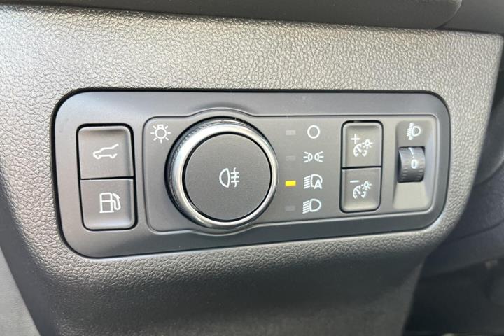 Grå Ford Kuga fra 2025
