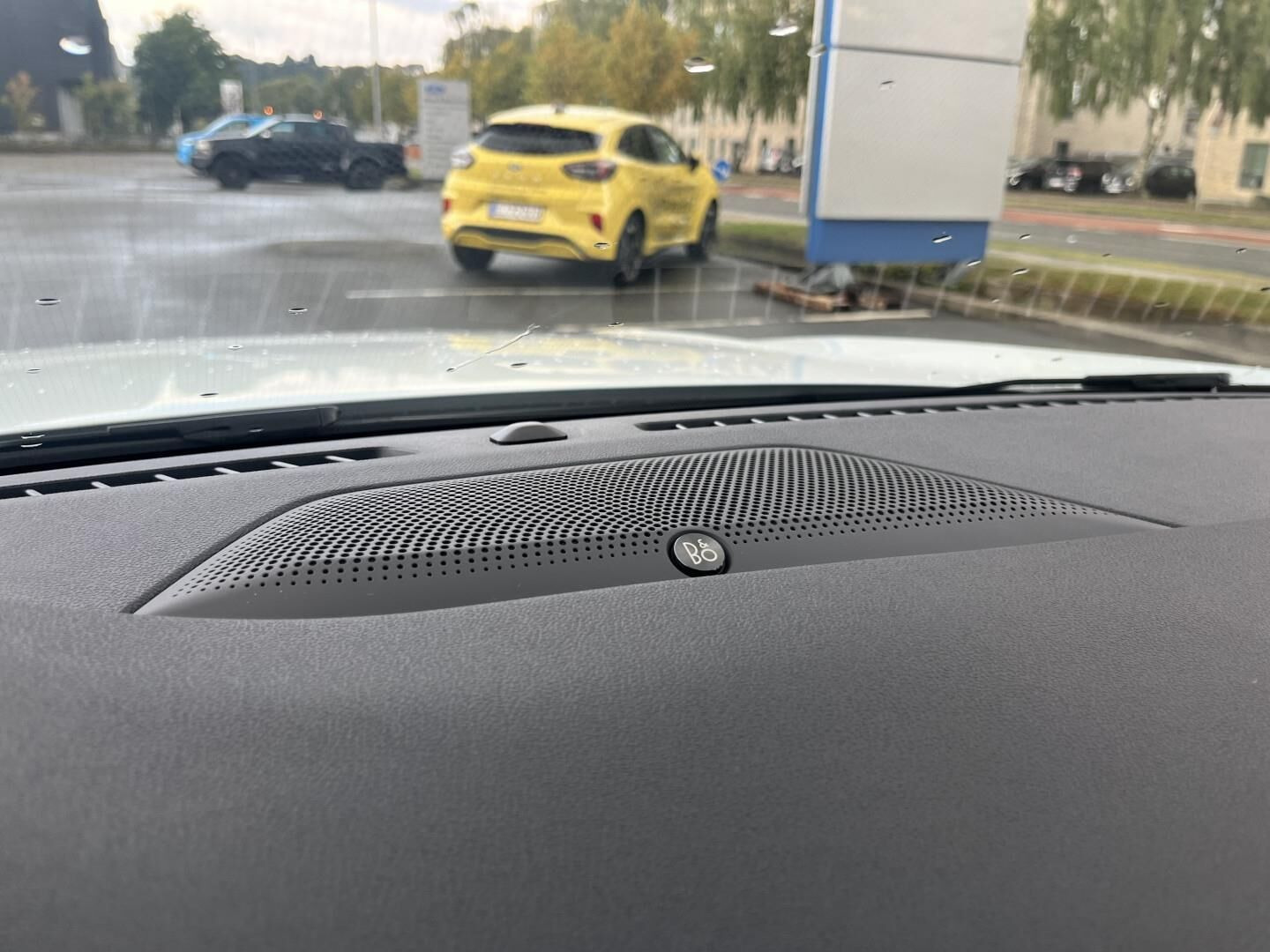 Hvid Ford Kuga fra 2025