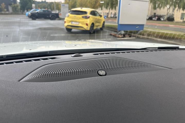 Hvid Ford Kuga fra 2025