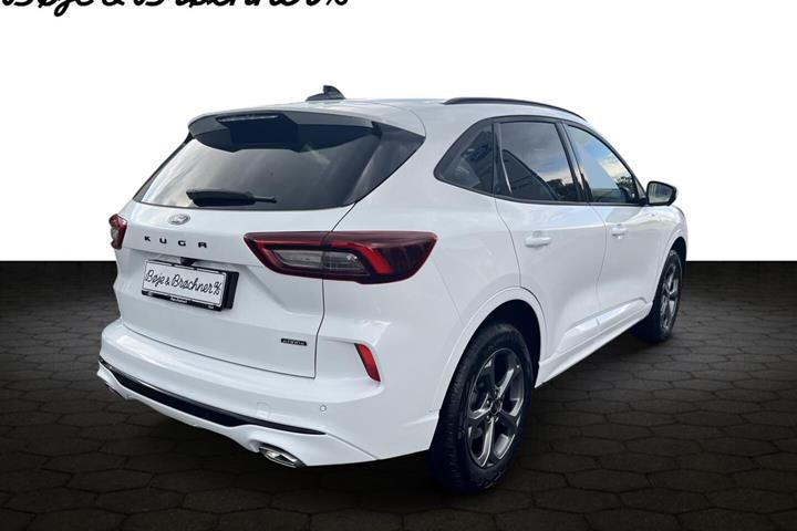 Hvid Ford Kuga fra 2025