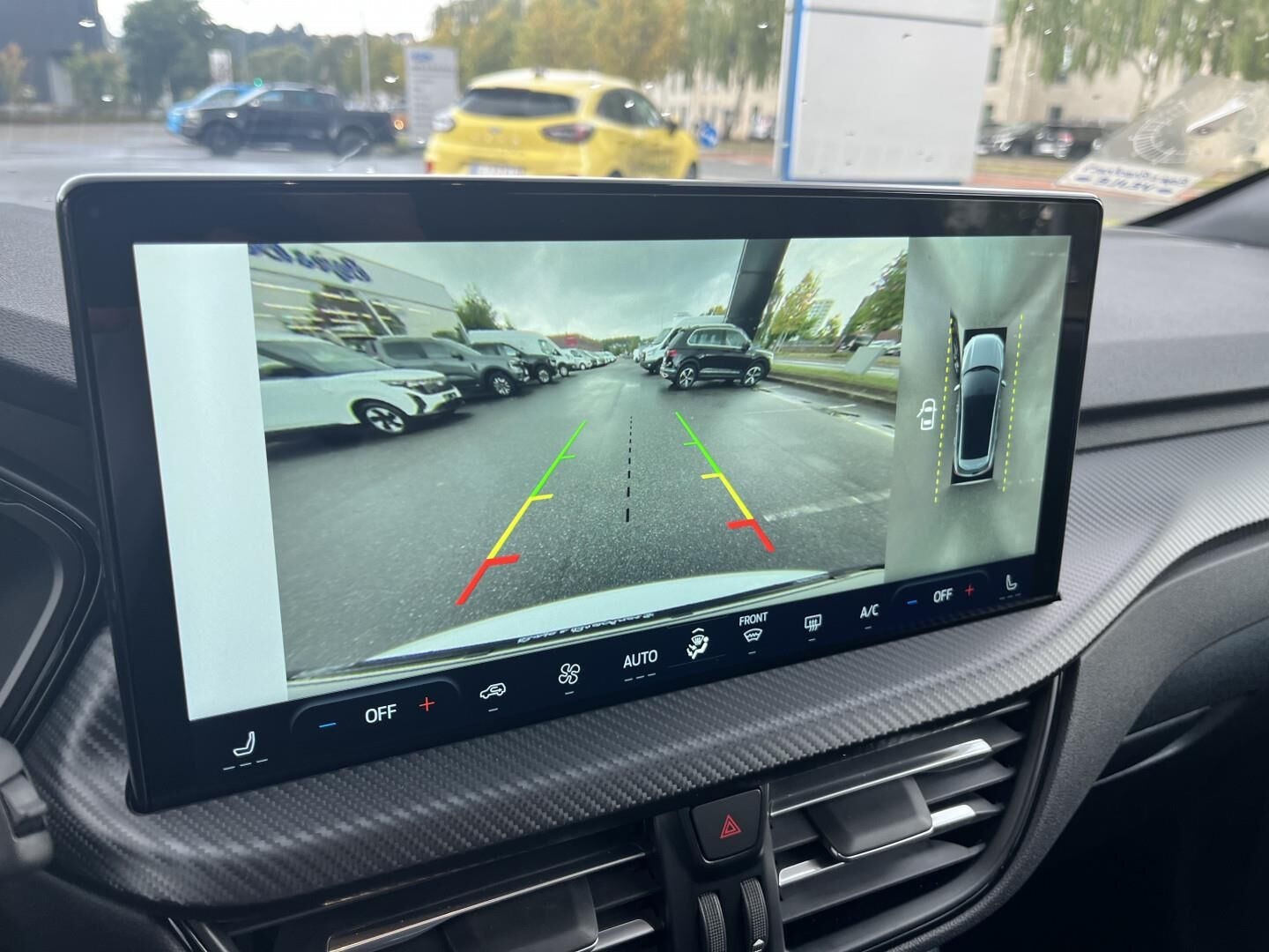 Hvid Ford Kuga fra 2025