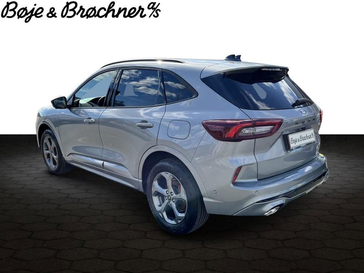 Sølv Ford Kuga fra 2025