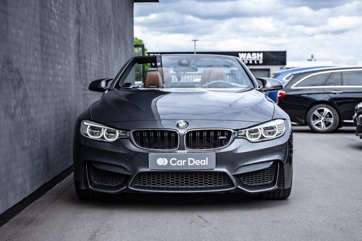 Grå BMW M4 fra 2016