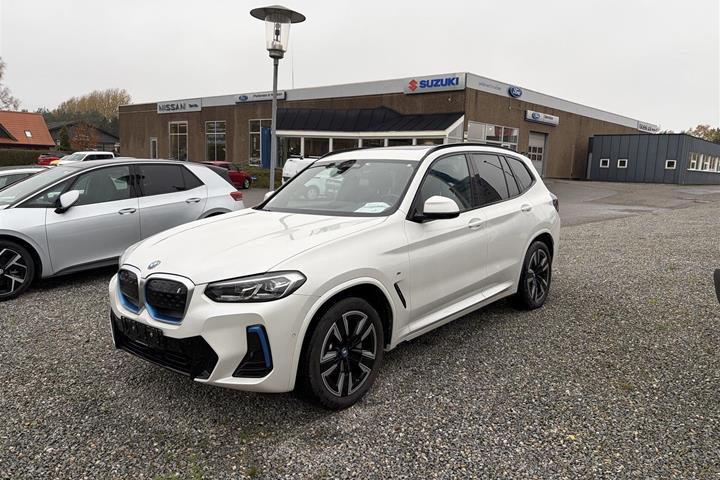 Hvid BMW iX3 fra 2023