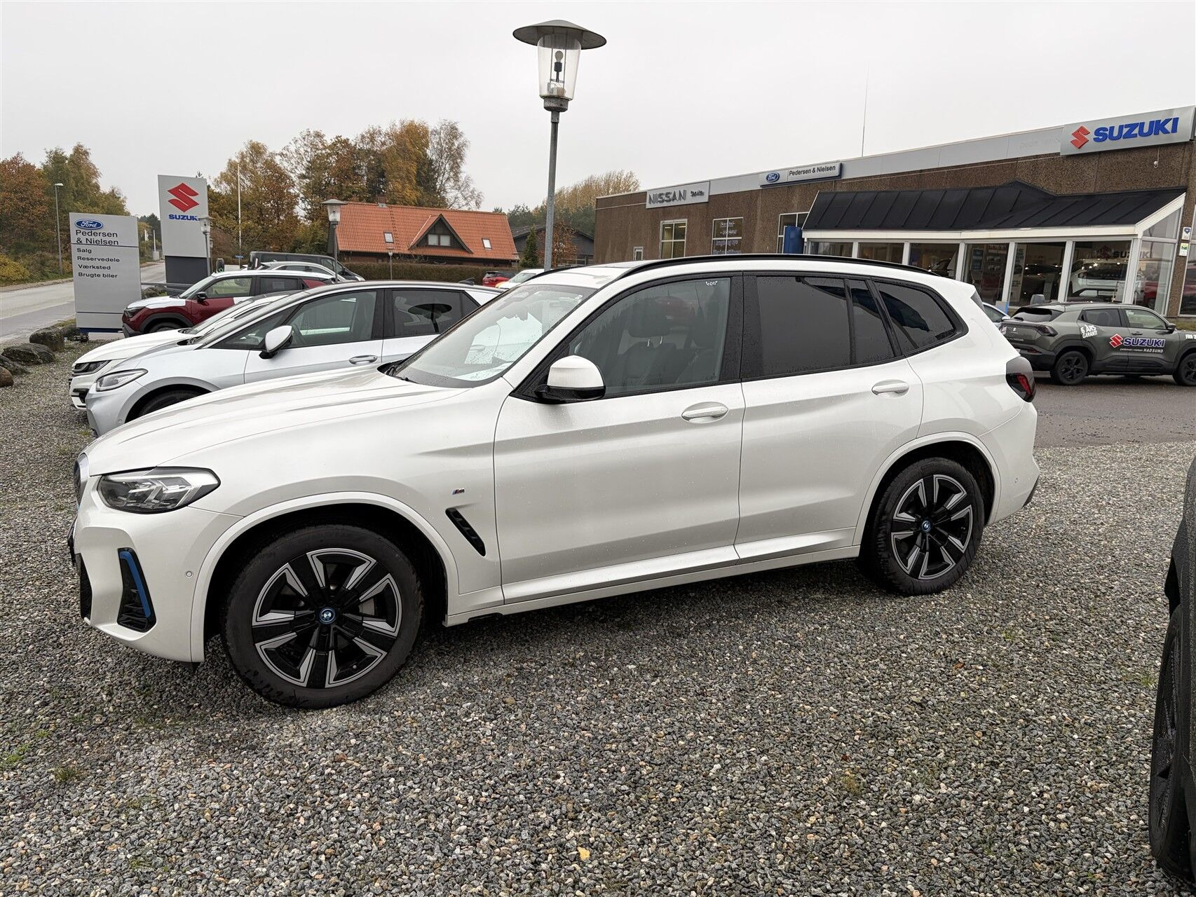 Hvid BMW iX3 fra 2023