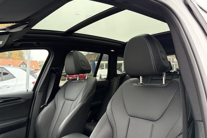 Hvid BMW iX3 fra 2023