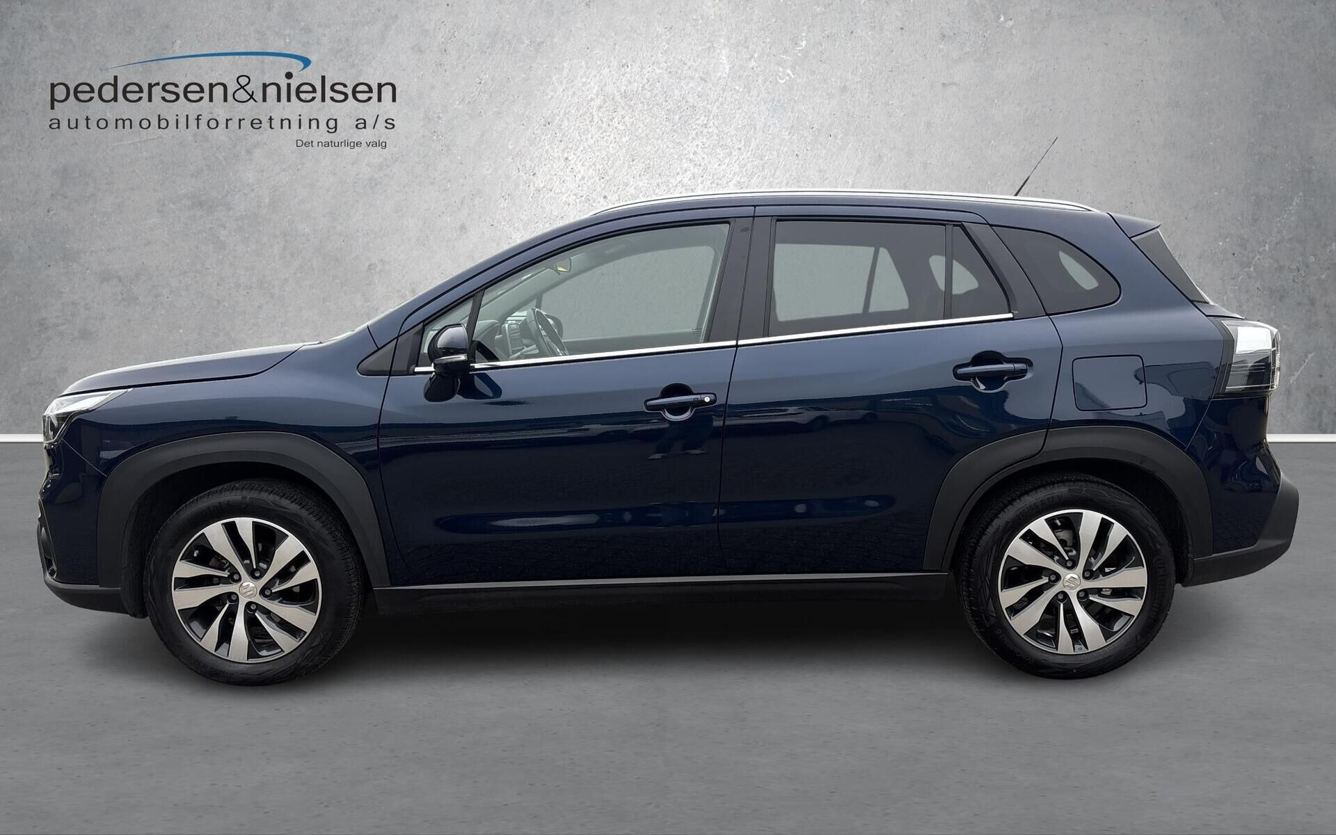 Blå Suzuki S-Cross fra 2023