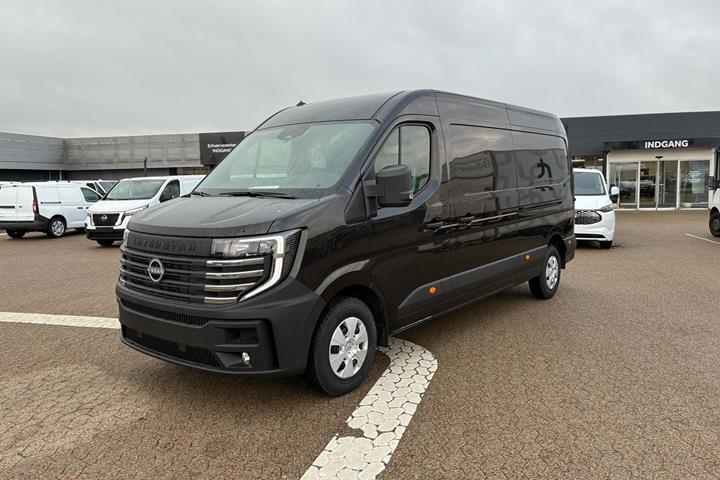 Sort Nissan Interstar fra 2025