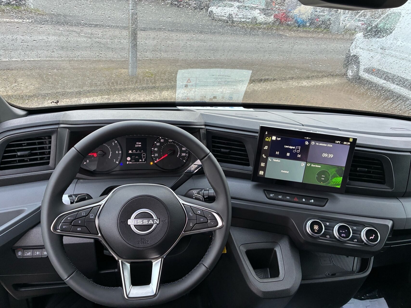 Sort Nissan Interstar fra 2025