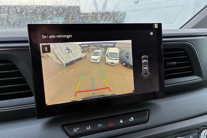 Sort Nissan Interstar fra 2025