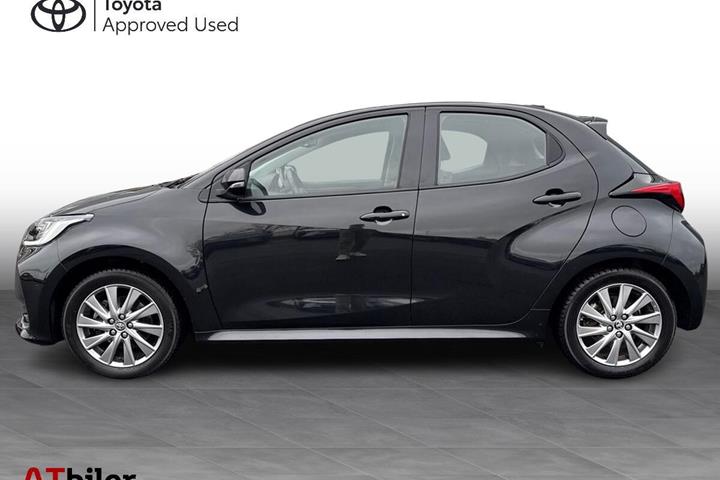 Sort Toyota Yaris fra 2023