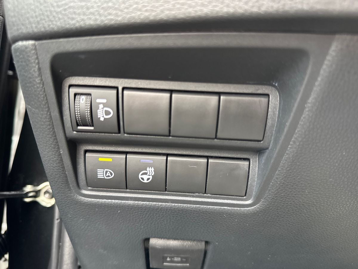 Sort Toyota Yaris fra 2023