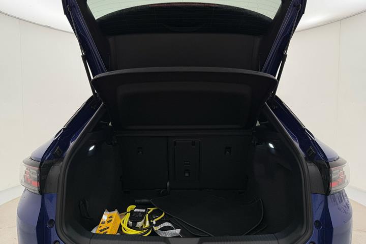 Blå VW ID.4 fra 2023