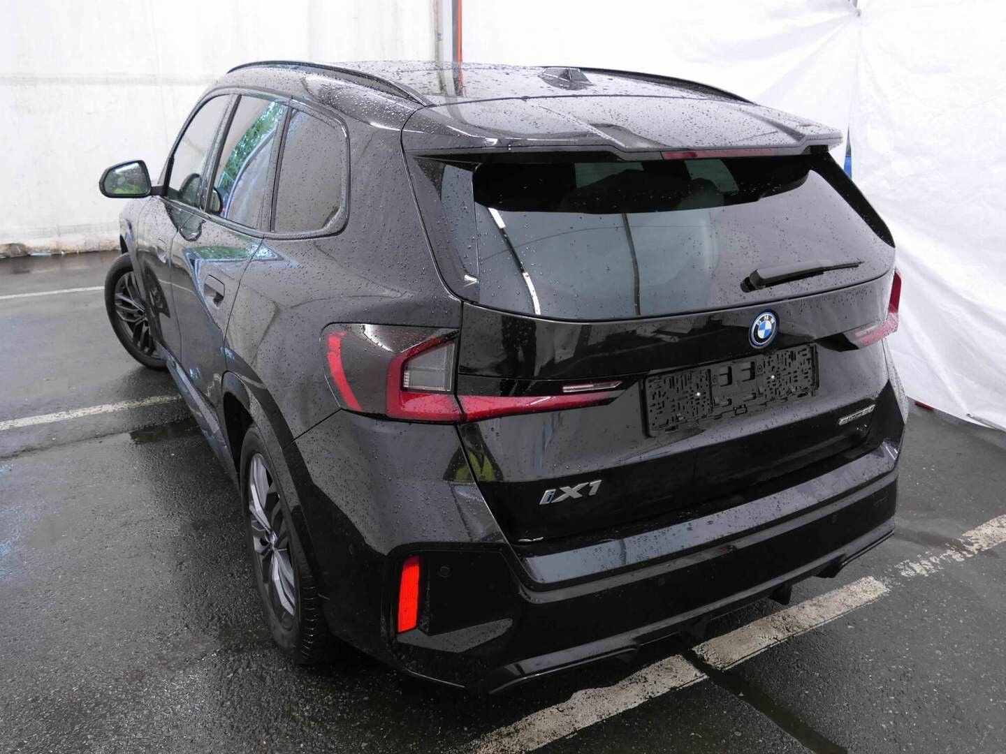 Sort BMW iX1 fra 2025
