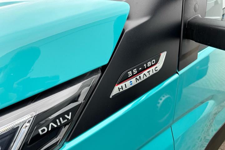 Blå Iveco Daily fra 2026
