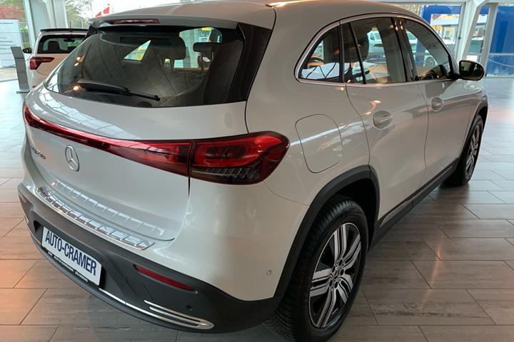 Hvid Mercedes EQA250+ fra 2023