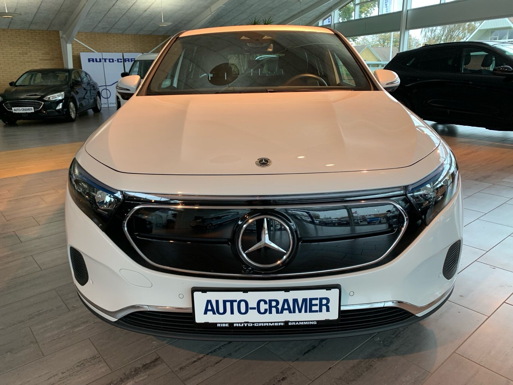 Hvid Mercedes EQA250+ fra 2023