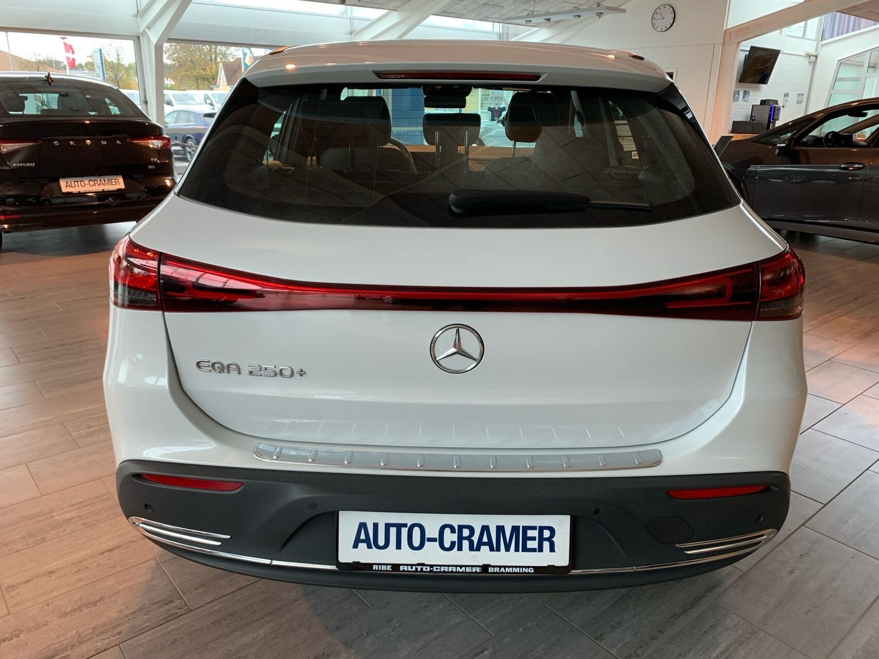 Hvid Mercedes EQA250+ fra 2023